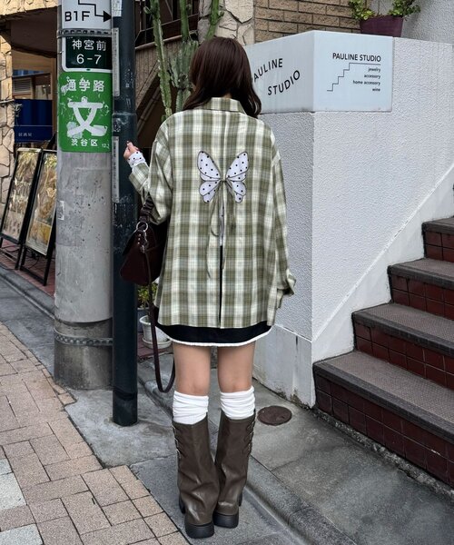 CIAOPANIC(チャオパニック)の「バタフライイバックデザインシャツ(シャツ/ブラウス・レディース・ブラック/イエロー/ブラウン・ONE SIZE)」の18枚目の写真