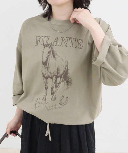 fredy emue(フレディエミュ)の「ホースプリント裾ドロストTシャツ(Tシャツ/カットソー・レディース・カーキ/チャコールグレー・38)」の2枚目の写真