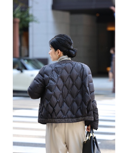 cawaii(カワイイ)の「ジャケット見え軽量ノーカラーダウン(ダウンジャケット/コート・レディース・ホワイト/ブラック・LXL/SM)」の19枚目の写真