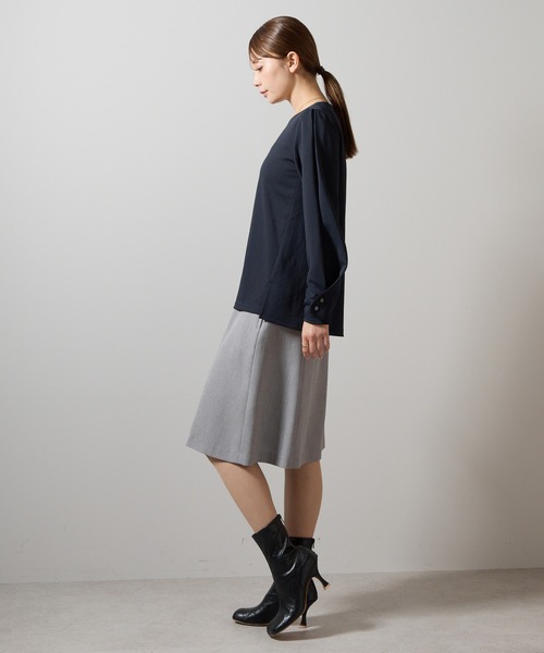 etre pret(エトレプレ)の「タックスリーブ長袖ブラウス(ビジネスシャツ・レディース・アイボリー/ネイビー・LL/L/M/S)」の19枚目の写真