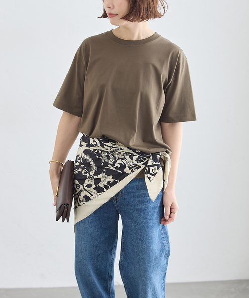 journal standard L'essage(ジャーナルスタンダードレサージュ)の「AENEIS/エネス Mur Floral Silk Scarf 90 スカーフ(バンダナ/スカーフ・レディース・ブラック・FREE)」の3枚目の写真