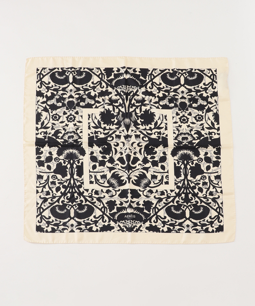 journal standard L'essage(ジャーナルスタンダードレサージュ)の「AENEIS/エネス Mur Floral Silk Scarf 90 スカーフ(バンダナ/スカーフ・レディース・ブラック・FREE)」の5枚目の写真
