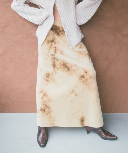 Ruh Dhan(ルーダン)の「Botanical Ice Dye Skirt(スカート・レディース・グレイッシュベージュ/ベージュ・FREE)」の1枚目の写真