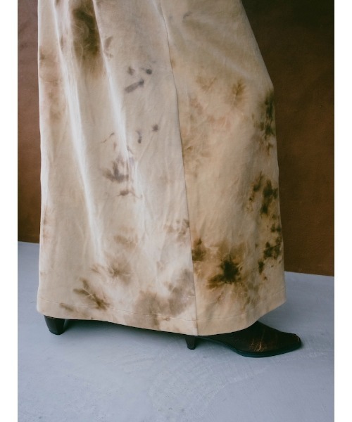 Ruh Dhan(ルーダン)の「Botanical Ice Dye Skirt(スカート・レディース・グレイッシュベージュ/ベージュ・FREE)」の17枚目の写真