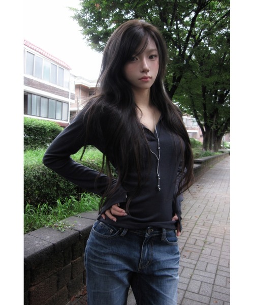 modimood（モディムード）の「[MADE] Vネックススキッパーカラー長袖Tシャツ（Tシャツ/カットソー・レディース・ネイビー/ベージュ/チャコール/アイボリー/ブラック・FREE）」の21枚目の写真