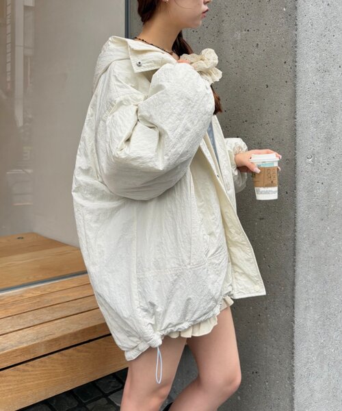 w closet（ダブルクローゼット）の「リバーシブルモンスターパーカー（モッズコート・レディース・ブルー/オフホワイト/ブラック/アイボリー・FREE）」の6枚目の写真