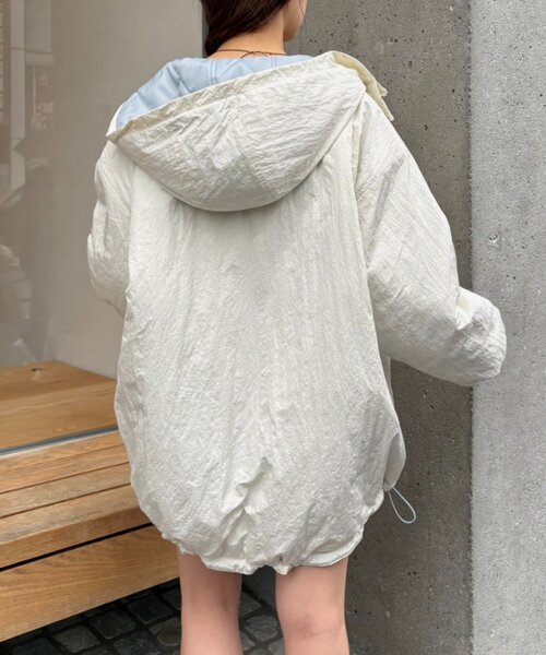 w closet（ダブルクローゼット）の「リバーシブルモンスターパーカー（モッズコート・レディース・ブルー/オフホワイト/ブラック/アイボリー・FREE）」の7枚目の写真