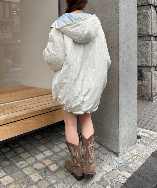 w closet（ダブルクローゼット）の「リバーシブルモンスターパーカー（モッズコート・レディース・ブルー/オフホワイト/ブラック/アイボリー・FREE）」の10枚目の写真