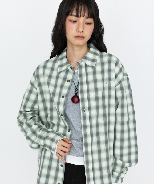 MONGDOL（モンドル）の「ロゴポイント オーバーサイズ チェックシャツ グリーン MDSH031GREEN（シャツ/ブラウス・レディース・その他・F）」の4枚目の写真