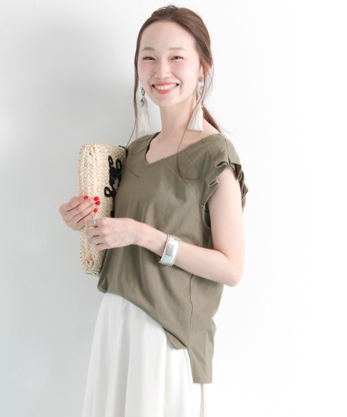 URBAN RESEARCH（アーバンリサーチ）の「UR 袖フリルTシャツ（Tシャツ/カットソー・レディース・ホワイト/ネイビー/イエロー/カーキ・FREE）」の9枚目の写真