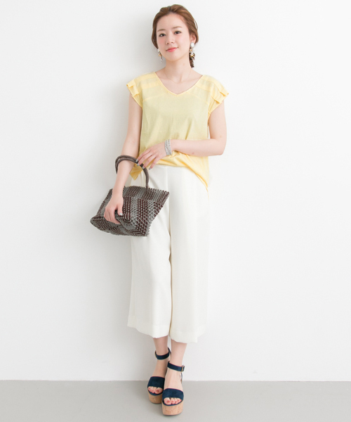 URBAN RESEARCH（アーバンリサーチ）の「UR 袖フリルTシャツ（Tシャツ/カットソー・レディース・ホワイト/ネイビー/イエロー/カーキ・FREE）」の16枚目の写真