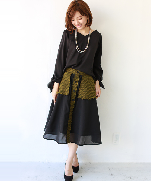 REAL CUBE（リアルキューブ）の「REAL CUBE　抜け感Vネック袖リボンプルオーバーブラウス（シャツ/ブラウス・レディース・キャメル/モカ/ブラック/カーキ・38）」の5枚目の写真