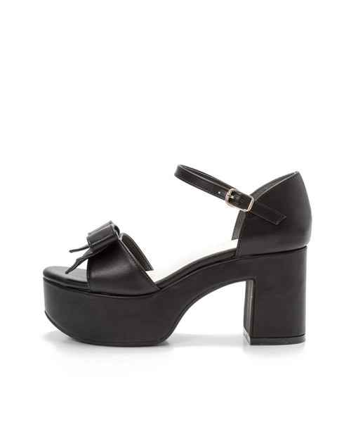 夢展望（ユメテンボウ）の「８ｃｍ厚底チャンキーヒールフェミニンリボンサンダル（サンダル・レディース・ラベンダー/ミント/チェック/ノンウォッシュ/ライトベージュ/ライトブラック/ライトホワイト/クリアレッド/ホワイト系その他/ピンクベージュ/ブルー系その他・24cm/23.5cm/24.5cm/23cm/25cm/23㎝/22cm/22.5㎝/25㎝/24㎝/24.5㎝/23.5㎝）」の14枚目の写真