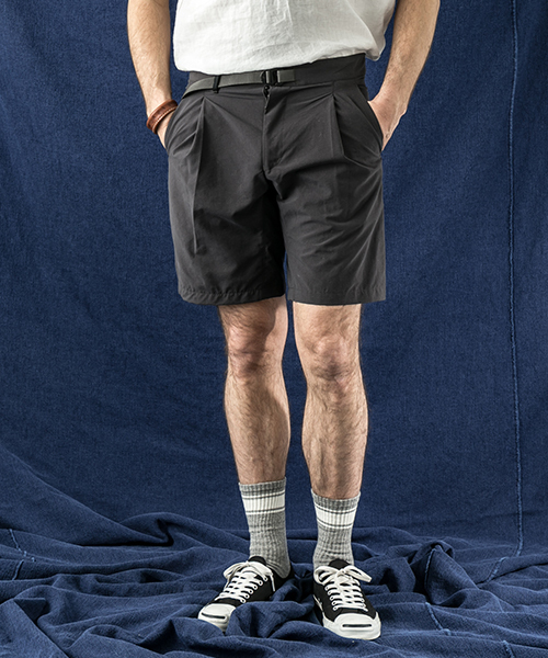 WORK NOT WORK URBAN RESEARCH（ワークノットワークアーバンリサーチ）の「WORK NOT WORK ピーチナイロンタックイージーショートパンツ　（その他パンツ・メンズ・チャコールグレー/オリーブ・SMALL/MEDIUM/LARGE）」の13枚目の写真