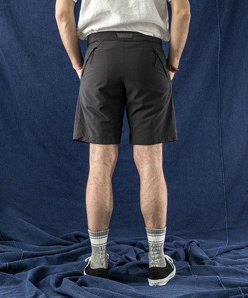 WORK NOT WORK URBAN RESEARCH（ワークノットワークアーバンリサーチ）の「WORK NOT WORK ピーチナイロンタックイージーショートパンツ　（その他パンツ・メンズ・チャコールグレー/オリーブ・SMALL/MEDIUM/LARGE）」の14枚目の写真