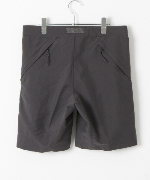 WORK NOT WORK URBAN RESEARCH（ワークノットワークアーバンリサーチ）の「WORK NOT WORK ピーチナイロンタックイージーショートパンツ　（その他パンツ・メンズ・チャコールグレー/オリーブ・SMALL/MEDIUM/LARGE）」の5枚目の写真
