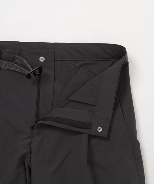 WORK NOT WORK URBAN RESEARCH（ワークノットワークアーバンリサーチ）の「WORK NOT WORK ピーチナイロンタックイージーショートパンツ　（その他パンツ・メンズ・チャコールグレー/オリーブ・SMALL/MEDIUM/LARGE）」の9枚目の写真