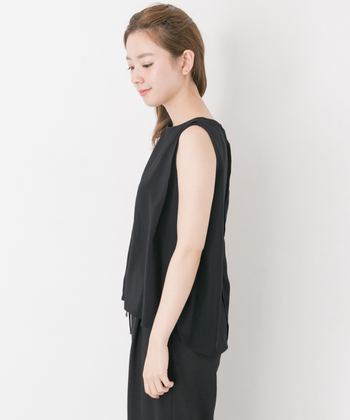 URBAN RESEARCH（アーバンリサーチ）の「ショルダータックノースリーブブラウス（シャツ/ブラウス・レディース・ベージュ/ブラック・FREE）」の7枚目の写真