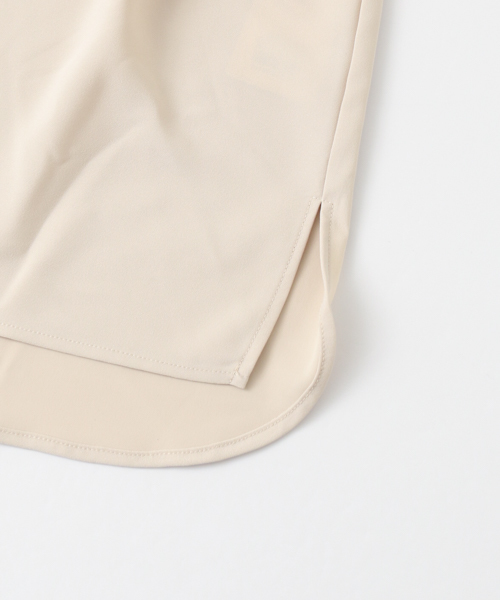 URBAN RESEARCH（アーバンリサーチ）の「ショルダータックノースリーブブラウス（シャツ/ブラウス・レディース・ベージュ/ブラック・FREE）」の11枚目の写真