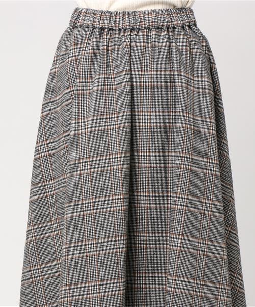 NATURAL BEAUTY BASIC(ナチュラルビューティーベーシック)の「フレアミディチェックスカート(スカート・レディース・ブラック系その他・SMALL/MEDIUM/X-SMALL)」の5枚目の写真
