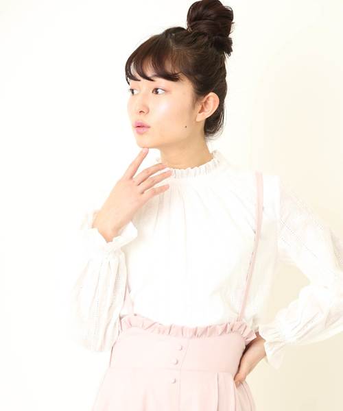 OLIVE des OLIVE（オリーブデオリーブ）の「プチハイネックレースブラウス（シャツ/ブラウス・レディース・ブラック/オフホワイト・FREE）」の2枚目の写真