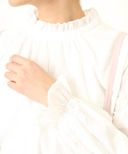 OLIVE des OLIVE（オリーブデオリーブ）の「プチハイネックレースブラウス（シャツ/ブラウス・レディース・ブラック/オフホワイト・FREE）」の6枚目の写真