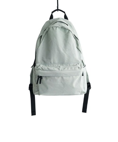 STANDARD SUPPLY（スタンダードサプライ）の「スタンダードサプライ / SIMPLICITY シンプリシティ / NEW TINY DAYPACK ニュータイニーデイパック（バックパック/リュック・レディース・ブラック/グレー系その他/チャコールグレー/ダークネイビー/ブルー/イエロー/マスタード/ベージュ/レッド/ブラウン/ホワイト/ダークパープル/グレー/グリーン/モカ/コーラルピンク/グリーン系その他/ストーン/ラベンダー/サンドベージュ/オレンジ/ライトグレー系/ダークブラウン/コバルトブルー/キナリ/オリーブ/グレイッシュベージュ/アイボリー/ケリーグリーン・FREE）」の9枚目の写真