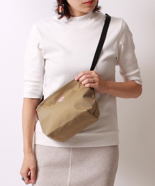 DANTON（ダントン）の「[DANTON/ダントン] コーデュラダックショルダーバッグ（ショルダーバッグ・レディース・ブラック/ベージュ/レッド/グリーン/オリーブ/ベージュ系その他/ネイビー・ONE SIZE）」の3枚目の写真