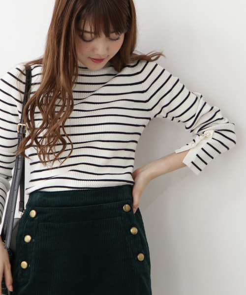 N.（N. Natural Beauty Basic）（エヌエヌナチュラルビューティーベーシック）の「◆パール釦タートルニット（ニット/セーター・レディース・ホワイト/ホワイト系その他/ブラウン/ブルー/ネイビー・MEDIUM）」の9枚目の写真