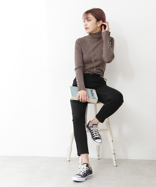 N.（N. Natural Beauty Basic）（エヌエヌナチュラルビューティーベーシック）の「◆パール釦タートルニット（ニット/セーター・レディース・ホワイト/ホワイト系その他/ブラウン/ブルー/ネイビー・MEDIUM）」の12枚目の写真