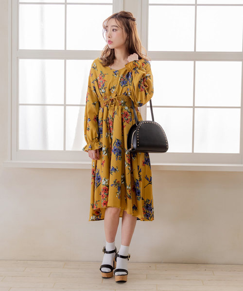 夢展望（ユメテンボウ）の「ハーフムーンスタッズショルダーバッグ（ショルダーバッグ・レディース・ブラック/ワイン/ライトベージュ・FREE）」の8枚目の写真