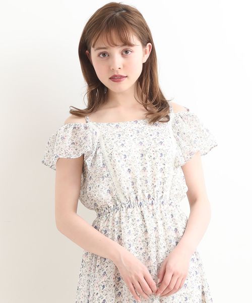MAJESTIC LEGON（マジェスティックレゴン）の「2WAYショルダーフラワーワンピ（ワンピース・レディース・ホワイト系その他/グリーン系その他/ブルー系その他4・SMALL/MEDIUM）」の6枚目の写真