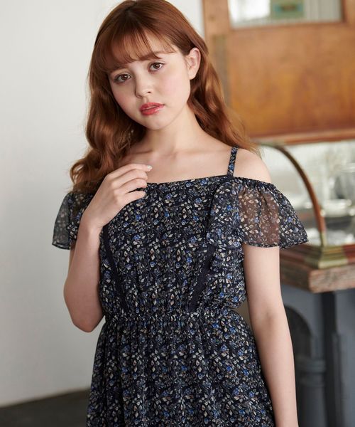 MAJESTIC LEGON（マジェスティックレゴン）の「2WAYショルダーフラワーワンピ（ワンピース・レディース・ホワイト系その他/グリーン系その他/ブルー系その他4・SMALL/MEDIUM）」の10枚目の写真