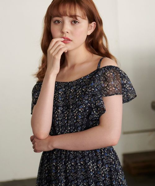 MAJESTIC LEGON（マジェスティックレゴン）の「2WAYショルダーフラワーワンピ（ワンピース・レディース・ホワイト系その他/グリーン系その他/ブルー系その他4・SMALL/MEDIUM）」の11枚目の写真