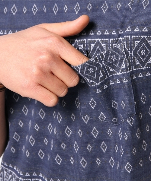 BEAMS（ビームス）の「○WASH'N'MADE×BEAMS / 別注 バンダナジャカード（Tシャツ/カットソー・メンズ・グレー/グリーン系その他/ネイビー・MEDIUM/LARGE/SMALL）」の5枚目の写真