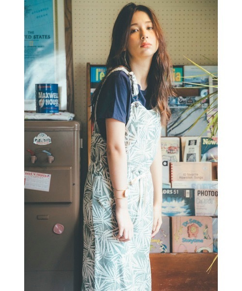 Ocean Pacific（オーシャンパシフィック）の「【OP オーピー】リーフリゾートロングワンピース/ボタニカルプリント リゾート ビーチ（ワンピース・レディース・ネイビー/カーキ/カラフル・MEDIUM/LARGE）」の2枚目の写真
