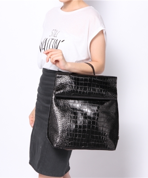 Kastane（カスタネ）の「【Kastane】クロコ4WAYリュック（ボストンバッグ・レディース・ホワイト/ブラック・FREE）」の3枚目の写真