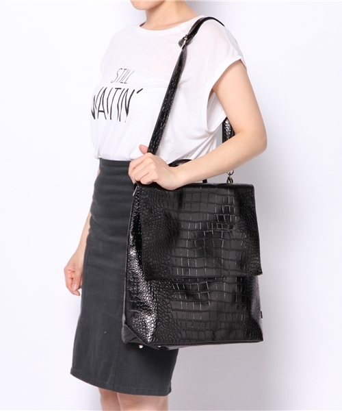 Kastane（カスタネ）の「【Kastane】クロコ4WAYリュック（ボストンバッグ・レディース・ホワイト/ブラック・FREE）」の4枚目の写真