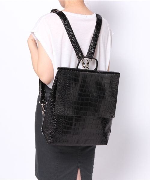 Kastane（カスタネ）の「【Kastane】クロコ4WAYリュック（ボストンバッグ・レディース・ホワイト/ブラック・FREE）」の5枚目の写真