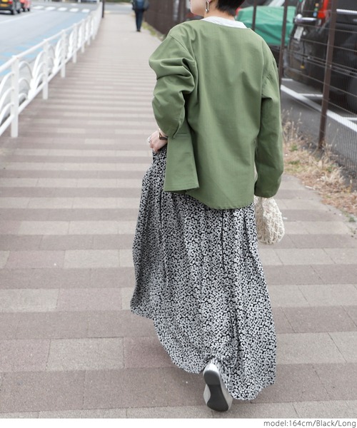 coca（coca）（コカ）の「ウエストギャザー小花柄ロングスカート（スカート・レディース・ブラック・LONG）」の4枚目の写真