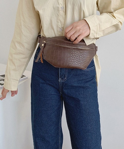 c.u.l(シーユーエル)の「【c.u.l】【2019AW】クロコ型押し ショルダーバッグ ボディーバッグ サコッシュ cha150(ボディバッグ/ウエストポーチ・レディース・ブラック/ダークブラウン/ブラウン/アイボリー・FREE)」の11枚目の写真