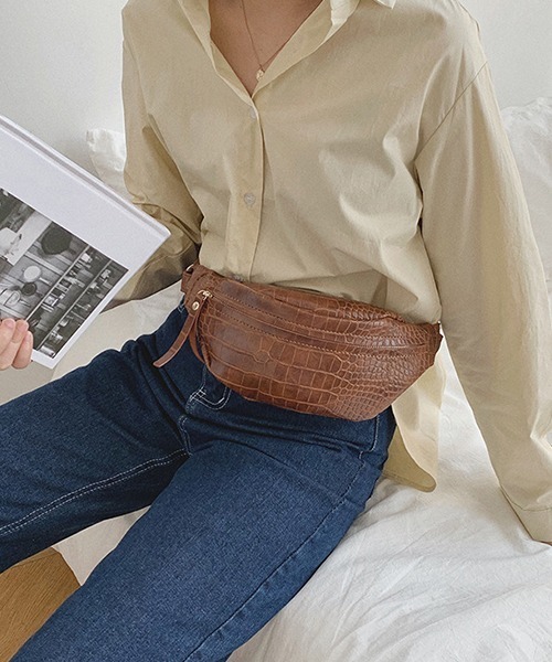 c.u.l(シーユーエル)の「【c.u.l】【2019AW】クロコ型押し ショルダーバッグ ボディーバッグ サコッシュ cha150(ボディバッグ/ウエストポーチ・レディース・ブラック/ダークブラウン/ブラウン/アイボリー・FREE)」の13枚目の写真