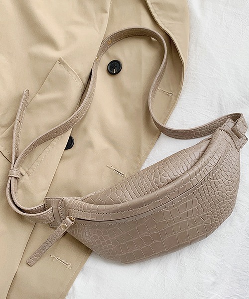 c.u.l(シーユーエル)の「【c.u.l】【2019AW】クロコ型押し ショルダーバッグ ボディーバッグ サコッシュ cha150(ボディバッグ/ウエストポーチ・レディース・ブラック/ダークブラウン/ブラウン/アイボリー・FREE)」の15枚目の写真