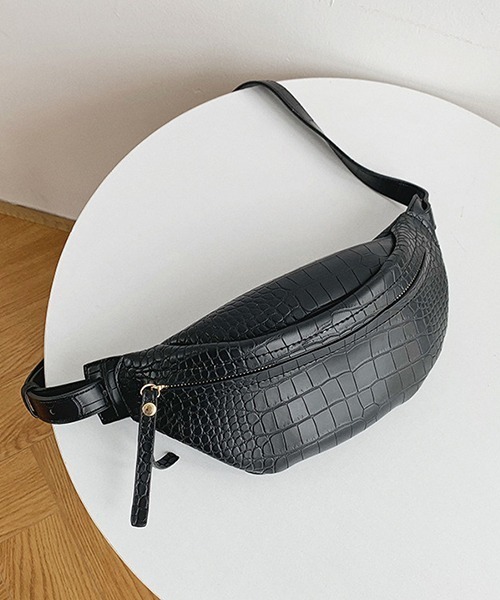 c.u.l(シーユーエル)の「【c.u.l】【2019AW】クロコ型押し ショルダーバッグ ボディーバッグ サコッシュ cha150(ボディバッグ/ウエストポーチ・レディース・ブラック/ダークブラウン/ブラウン/アイボリー・FREE)」の16枚目の写真