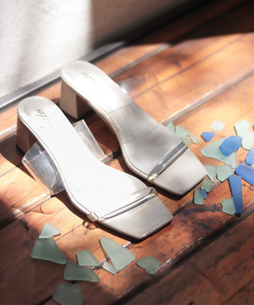SESTO（セスト）の「クリアPVCの変形チャンキーヒールスクエアトゥサンダル（サンダル・レディース・ブラック/グレイッシュベージュ/ブラウン/ミント/アイボリー/パイソン・M/L/3L/S/LL）」の2枚目の写真