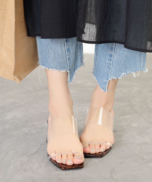 SESTO（セスト）の「クリアPVCの変形チャンキーヒールスクエアトゥサンダル（サンダル・レディース・ブラック/グレイッシュベージュ/ブラウン/ミント/アイボリー/パイソン・M/L/3L/S/LL）」の13枚目の写真