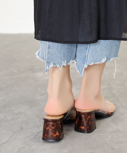 SESTO（セスト）の「クリアPVCの変形チャンキーヒールスクエアトゥサンダル（サンダル・レディース・ブラック/グレイッシュベージュ/ブラウン/ミント/アイボリー/パイソン・M/L/3L/S/LL）」の12枚目の写真