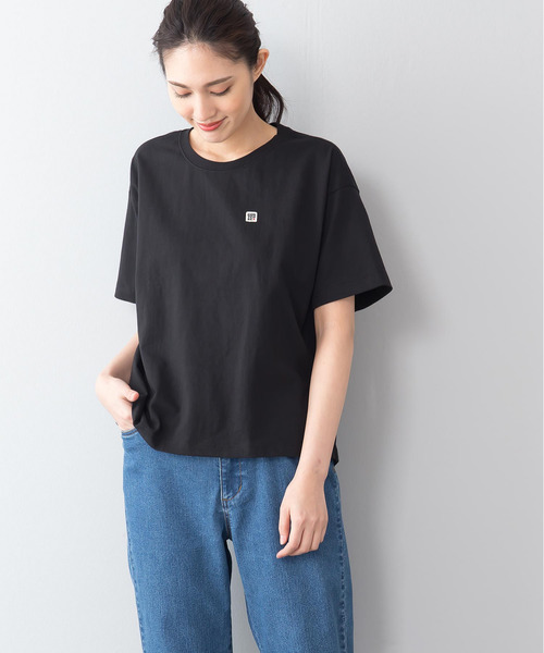 CONVERSE(コンバース)の「【CONVERSE/コンバース】ロゴワッペン ドロップショルダーTシャツ ビッグシルエット(Tシャツ/カットソー・レディース・スミクロ/ブラック/ホワイト・LARGE/MEDIUM)」の2枚目の写真