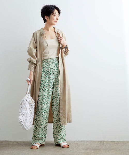 ADAM ET ROPE'(アダムエロペ)の「スタンドカラー2WAYワンピース(ワンピース・レディース・ホワイト/グリーン系その他2・FREE)」の3枚目の写真