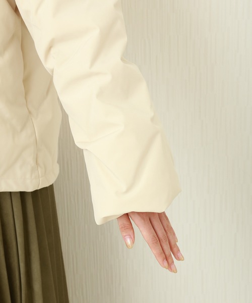 n'ee-ne（ネーネ）の「シームレスダウン ノーカラージャケット（ダウンジャケット/コート・レディース・ベージュ/ネイビー/アイボリー/ブラック/モカ/グレー・M/L）」の11枚目の写真